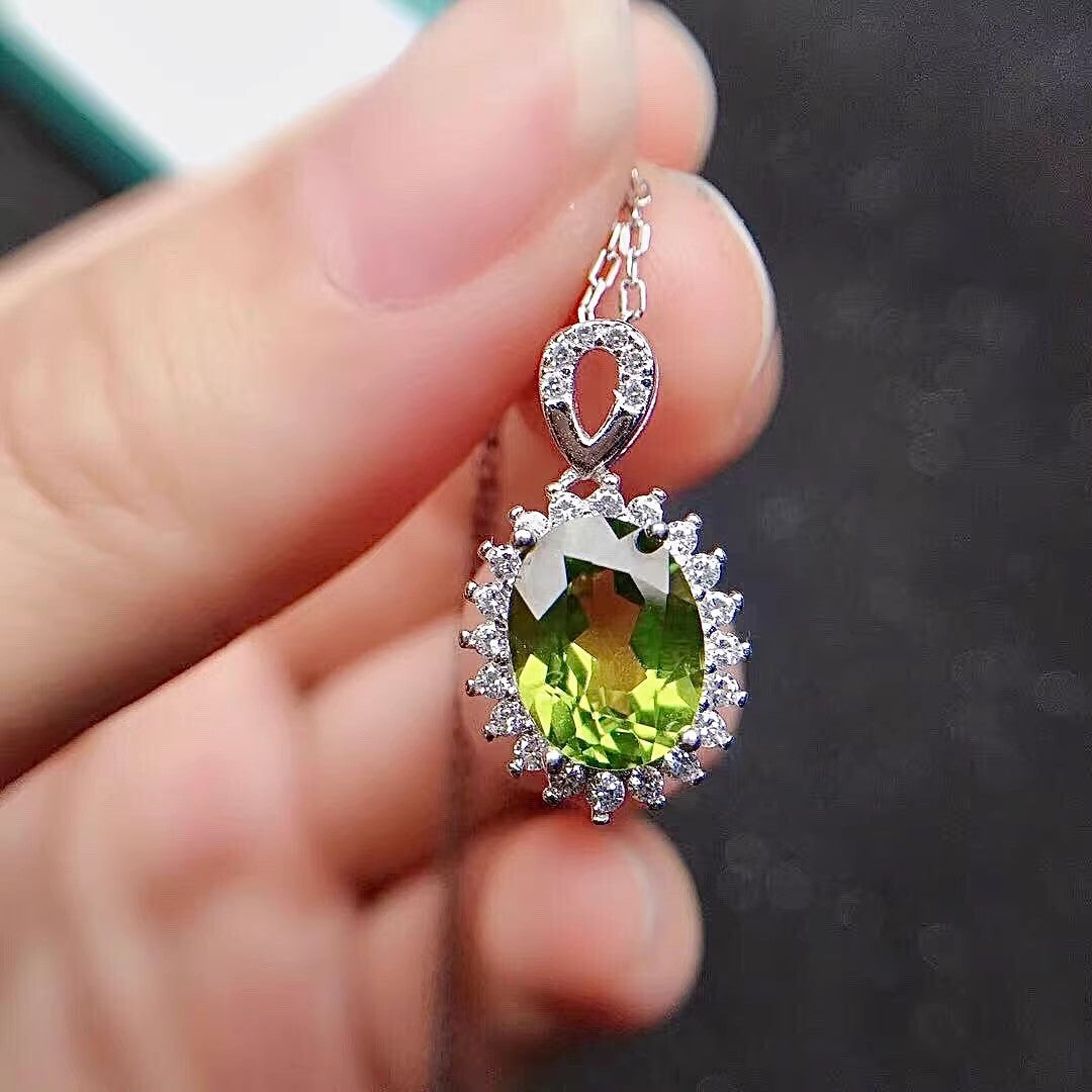 Natural Peridot Pendant Necklace, Set in S925 Silver