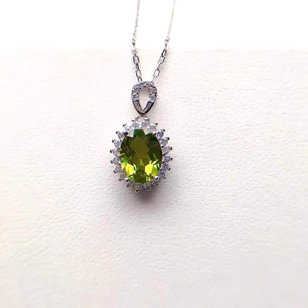 Natural Peridot Pendant Necklace, Set in S925 Silver